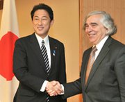 U.S. Secretary of Energy Ernest Moniz, right, seen last October being welcomed by Japanese Foreign Minister Fumio Kishida at the latter's offices in Tokyo. Moniz and Yosuke Isozaki, an adviser to Japanese Prime Minister Shinzo Abe, on Monday announced new cooperation on nuclear security initiatives at a 53-nation summit in the Netherlands.